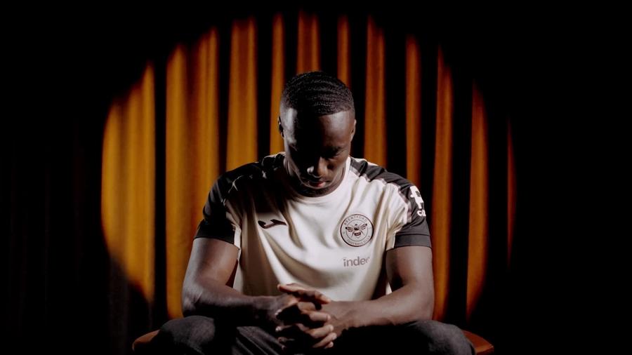 Michael Kayode signs new Brentford contract!